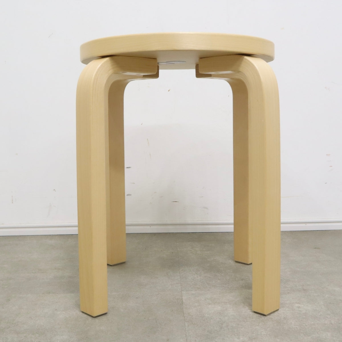 Stool 60 (スツール60) | スコープ別注 リノリウム | Artek