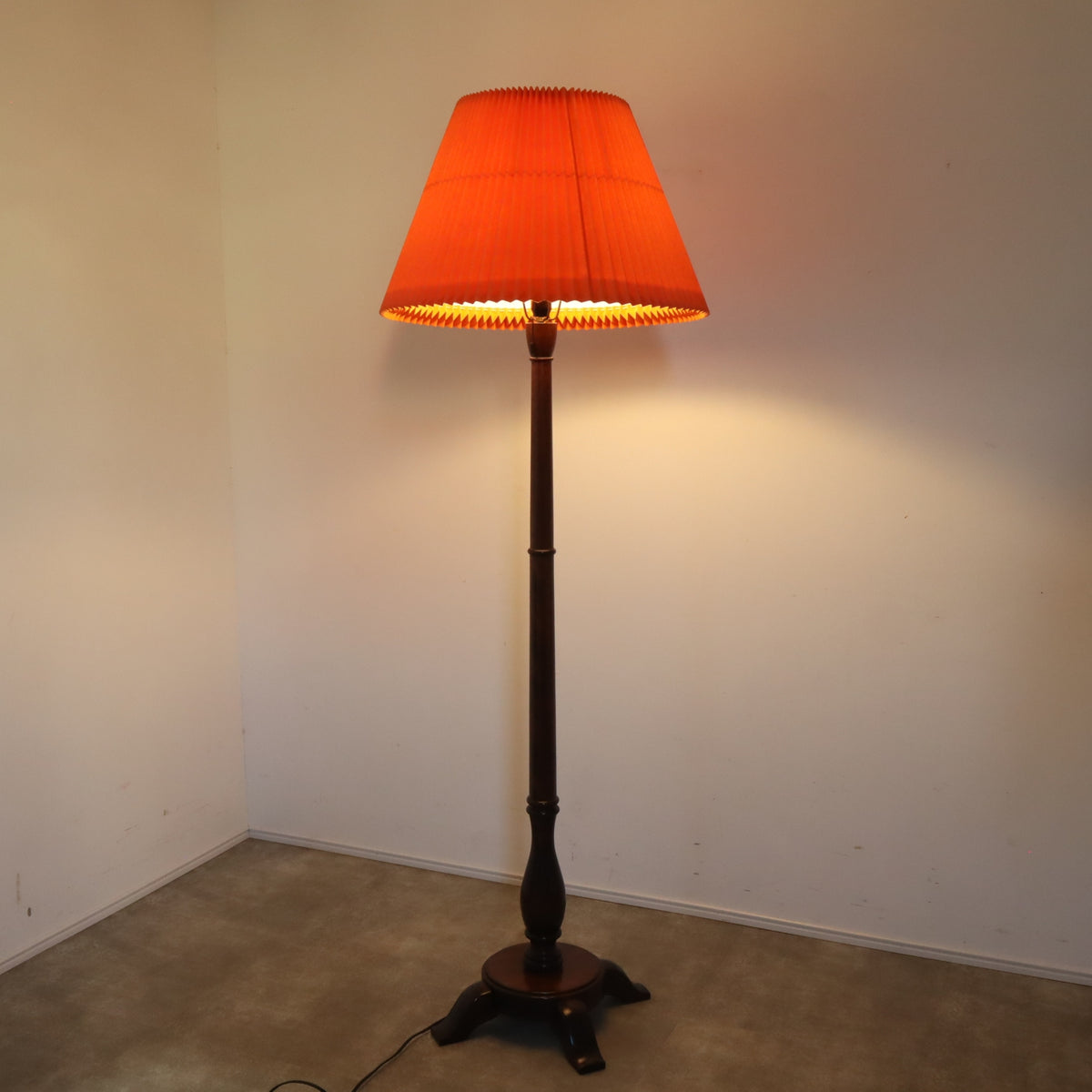 ①松本民芸家具　　廃盤品　激レア　フロアスタンドライト 松本民芸家具 A型フロアスタンド（和紙シェード・オレンジ新品