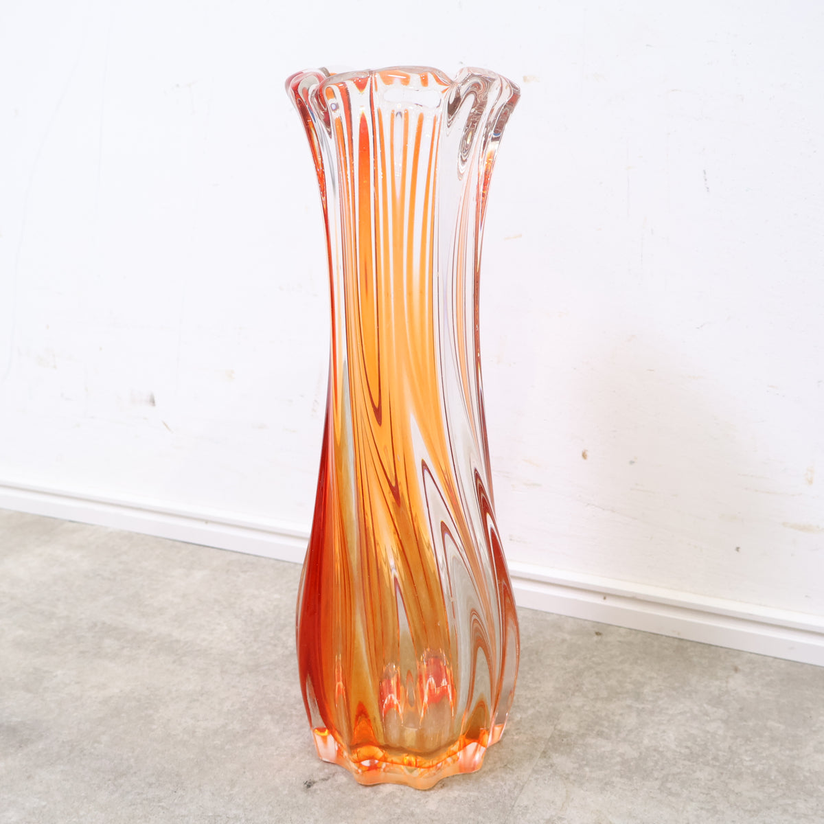 赤いマーブル模様のガラス花瓶　レッド 赤いマーブル模様のガラス花瓶 レッド