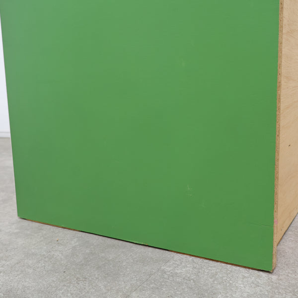 ミントグリーンのチェスト