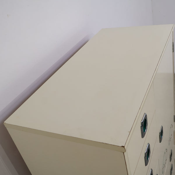 ぞうさんマークの子供用クローゼットチェスト