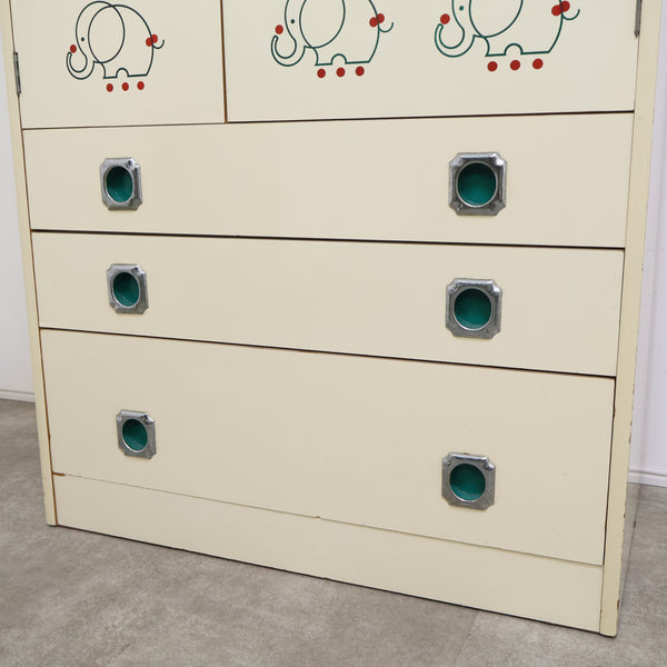 ぞうさんマークの子供用クローゼットチェスト