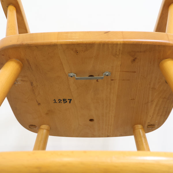 キツツキマークのキッズチェア・ベビーチェア