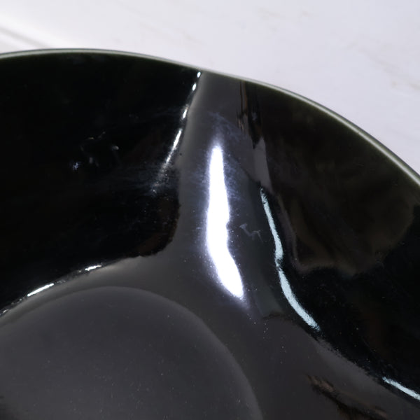 モダンでアートな雰囲気の陶器製コンポート・花器