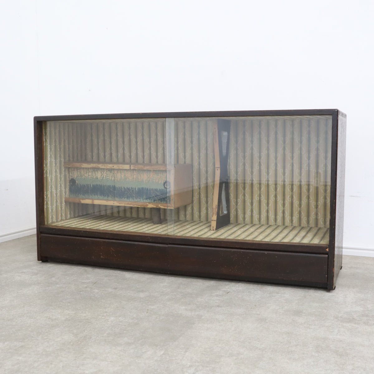 昭和レトロ ガラスショーケース・飾り棚 – バナルオンラインショップ