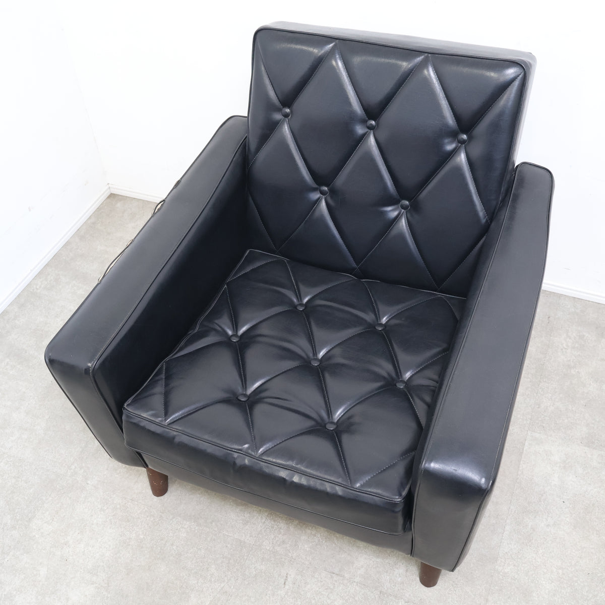 オールドカリモクのシングルソファ・1人掛けソファ ② – バナル