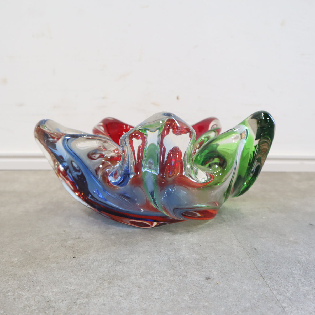 ビエナアンティークガラスの灰皿