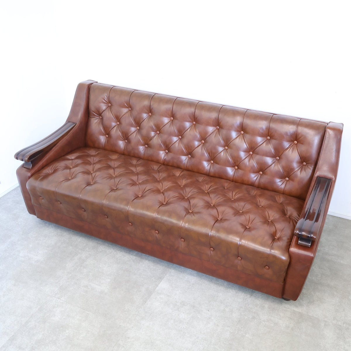 中古 オールドカリモク 3人掛け ソファ ボタン絞り 昭和レトロ 家具 中古 オールドカリモク 3人掛け ソファ ボタン絞り 昭和レトロ