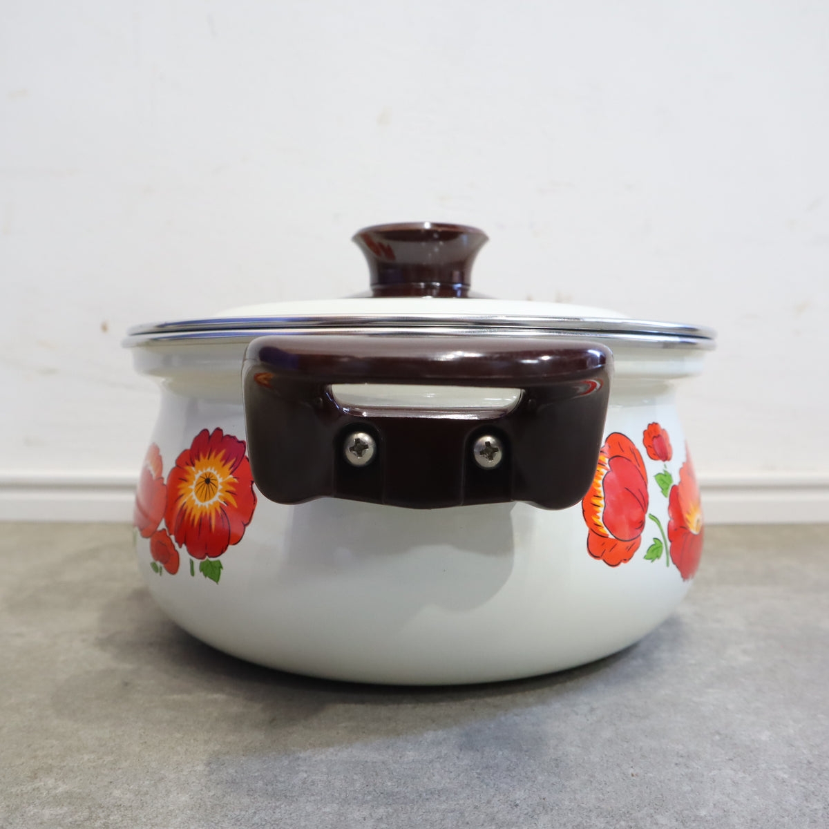 花柄のデザインがレトロなホーロー両手鍋 – バナルオンラインショップ