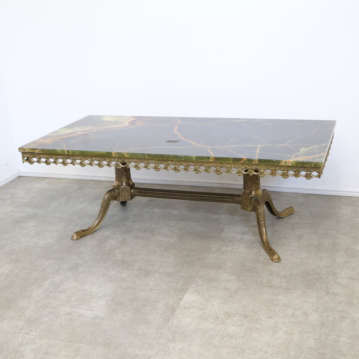 店舗受取限定】グリーンオニキス天板のセンターテーブル – バナル