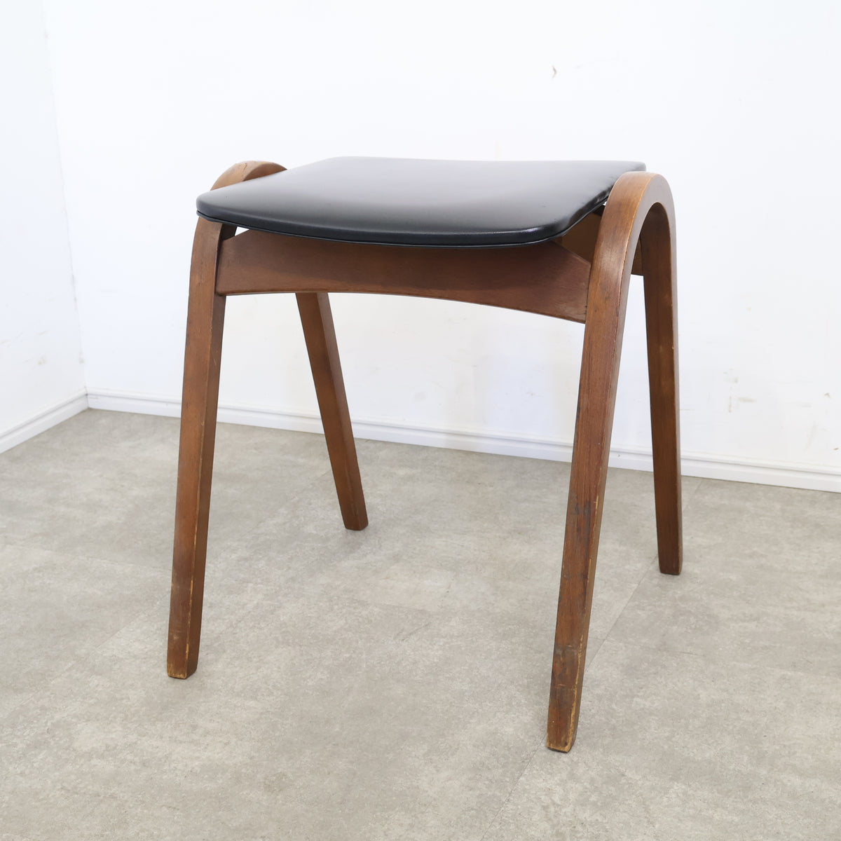 秋田木工「剣持勇」デザインのヴィンテージスツール No.2 – バナル