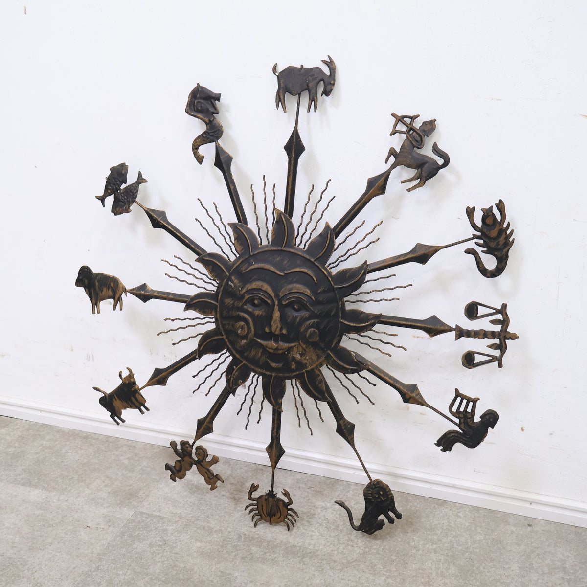 太陽と12星座の壁掛けオブジェ 真鍮製 – バナルオンラインショップ