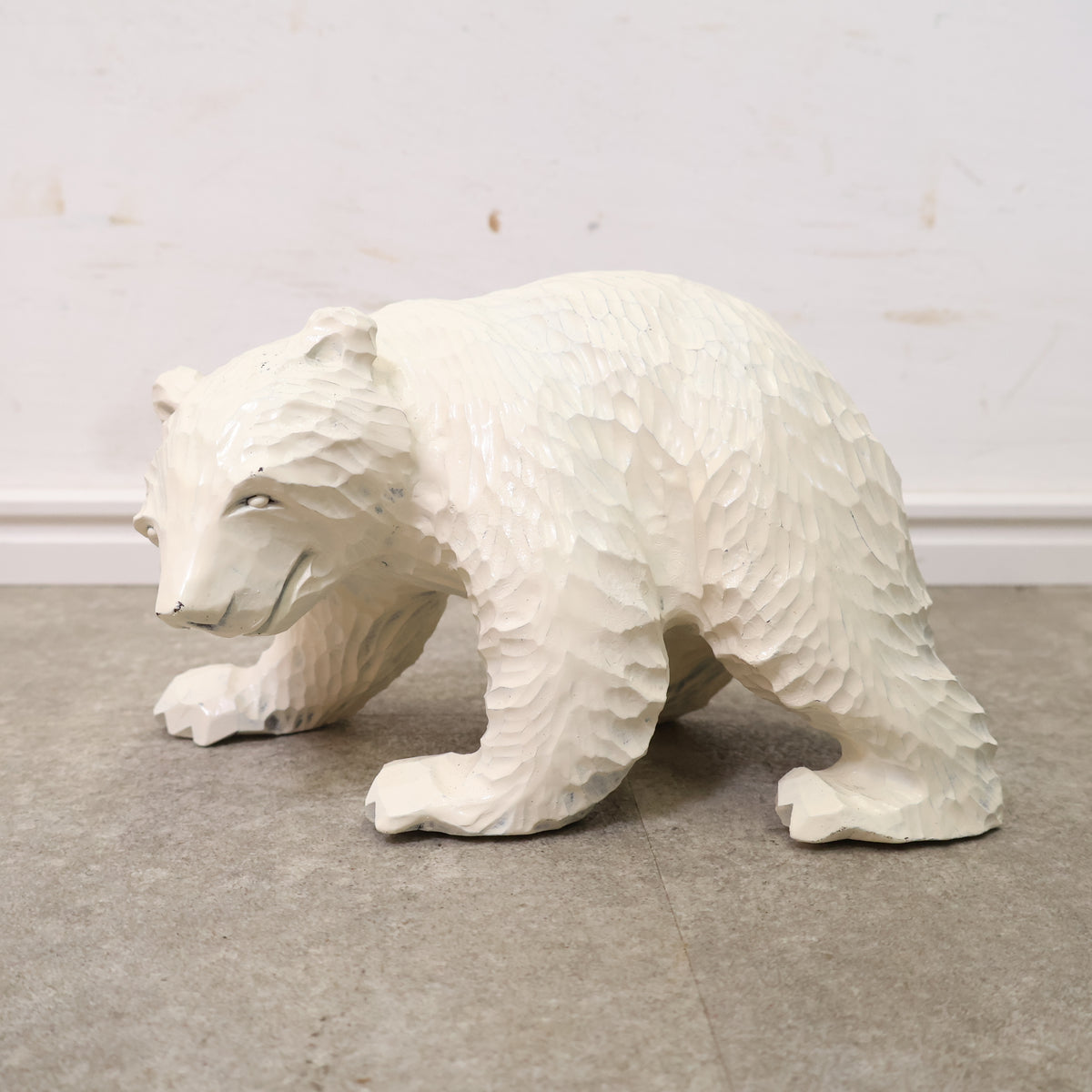 木彫りアンティック木製クマと魚の彫刻 約30cm白色珍しい白貴重品 ペイントでリメイク！木彫りの熊（白） – バナルオンラインショップ