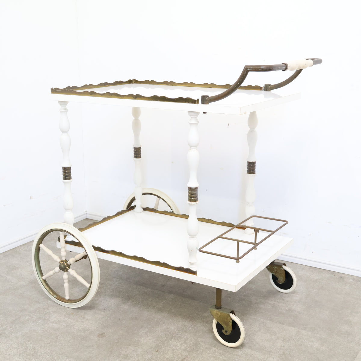 シャビーな雰囲気のレトロワゴン – バナルオンラインショップ