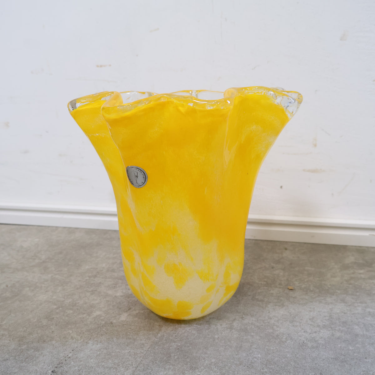 鮮やかイエローのフラワーベース – バナルオンラインショップ（BANUL