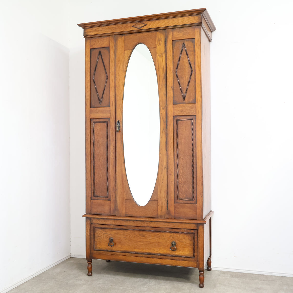 英国アンティークのワードローブ（ミラー付） – バナルオンライン
