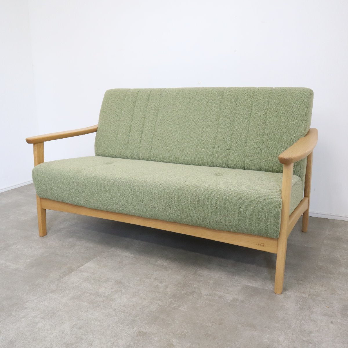 浜本工芸の2人掛けソファ No.1000 L – バナルオンラインショップ