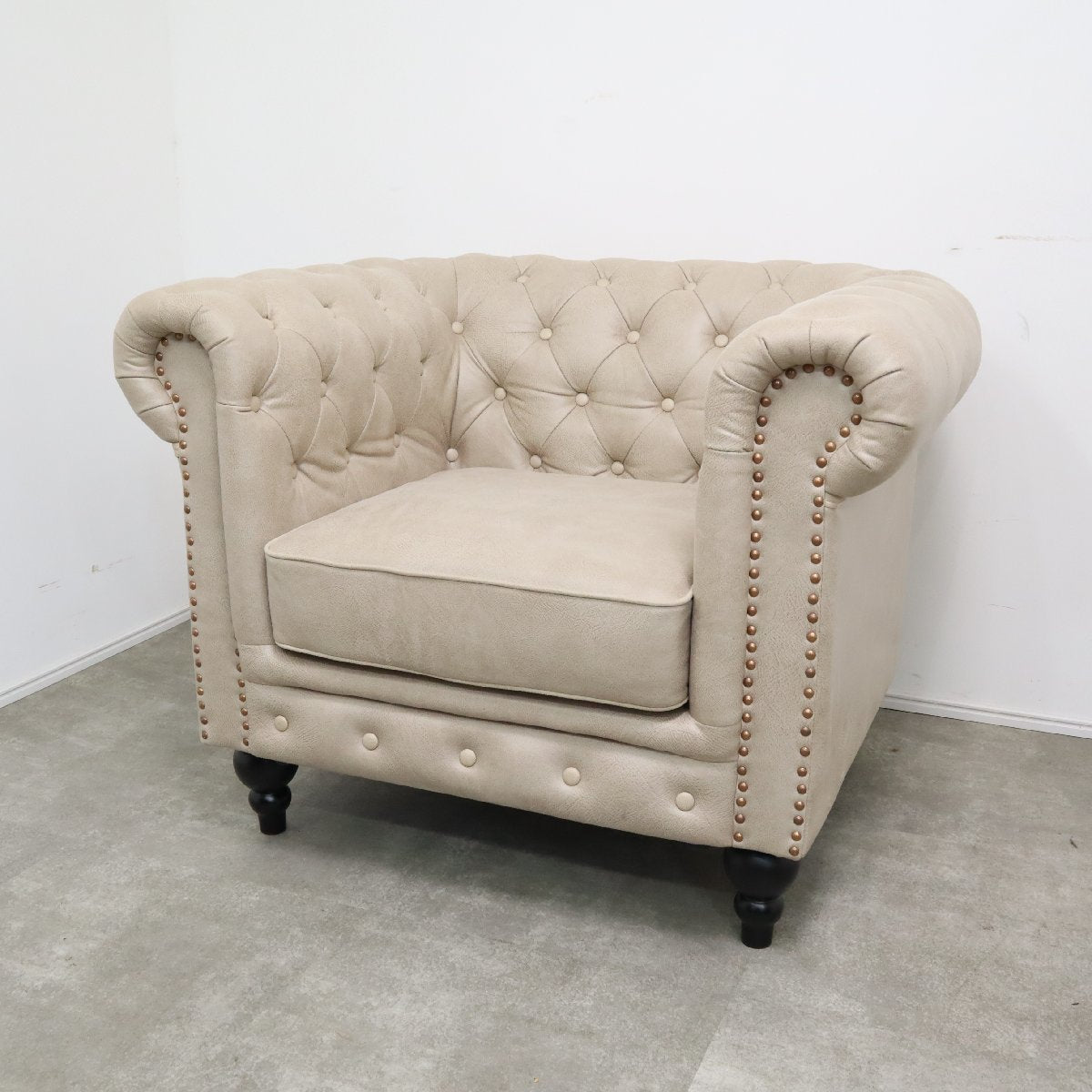 VINCENT/ヴィンセント チェスターフィールド風1人掛けソファ – バナル