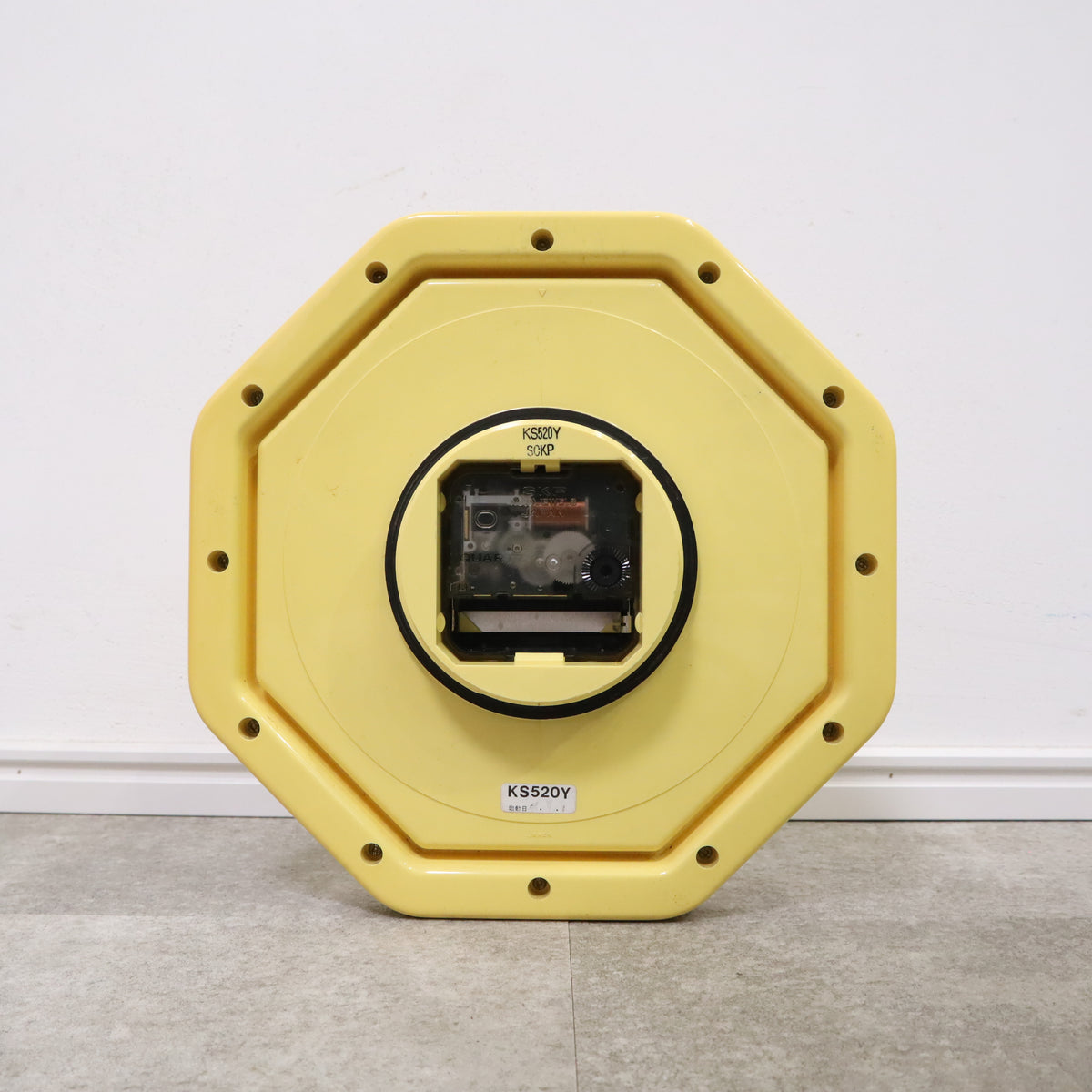 コスモ　掛け時計　ポストモダン　ポップ　ビンテージ　イエロー コスモ 掛け時計 ポストモダン ポップ ビンテージ イエロー