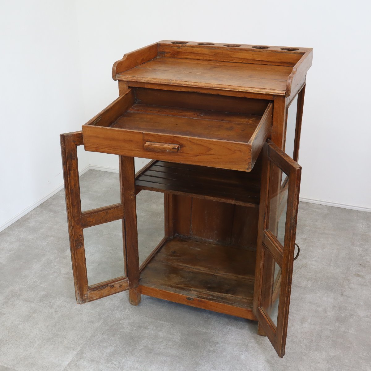 オールドメゾン　ヴィンテージ アンティーク　キャビネット　シェルフ　飾り棚 引取限定】old maison/オールドメゾン ガラスキャビネット 飾り棚 本棚