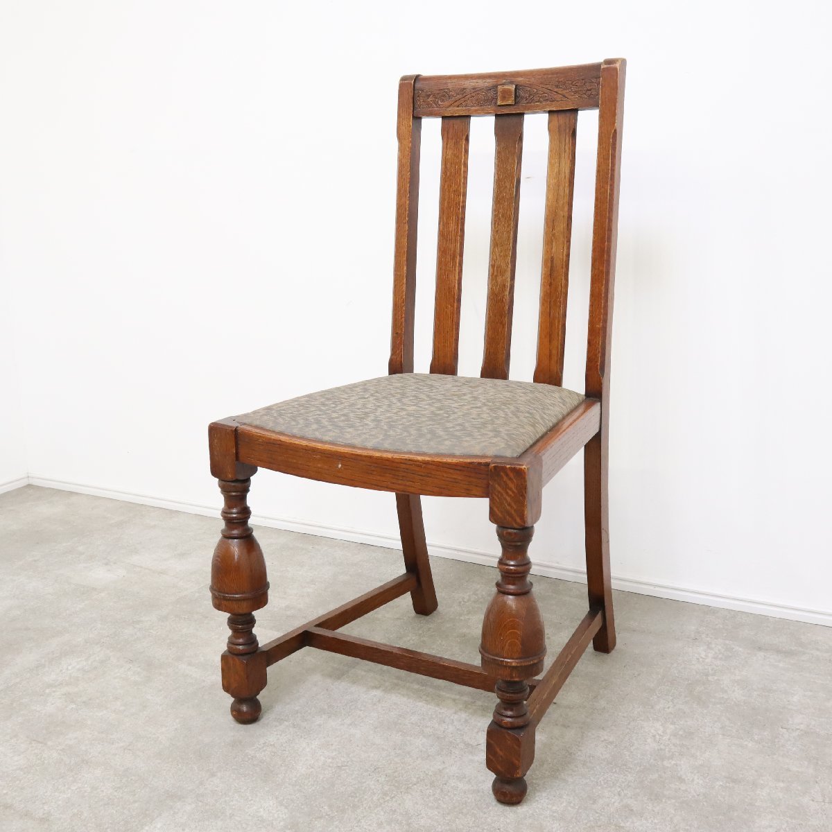 高級百貨店 ベルギー製アンティーク革張り木彫りチェア - 椅子/チェア