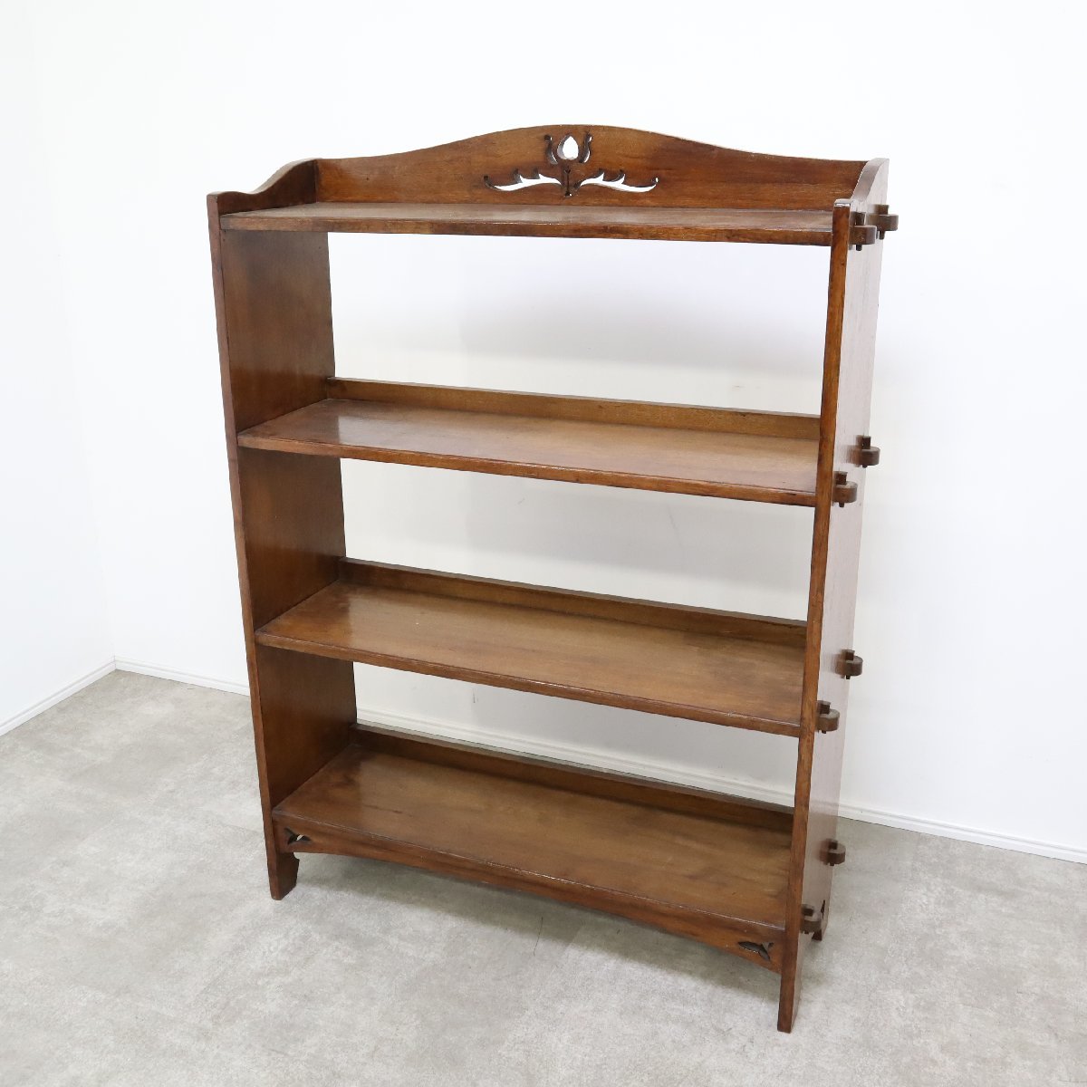 木の温もりが感じられるくさび(楔)式本棚/書庫 飾り台