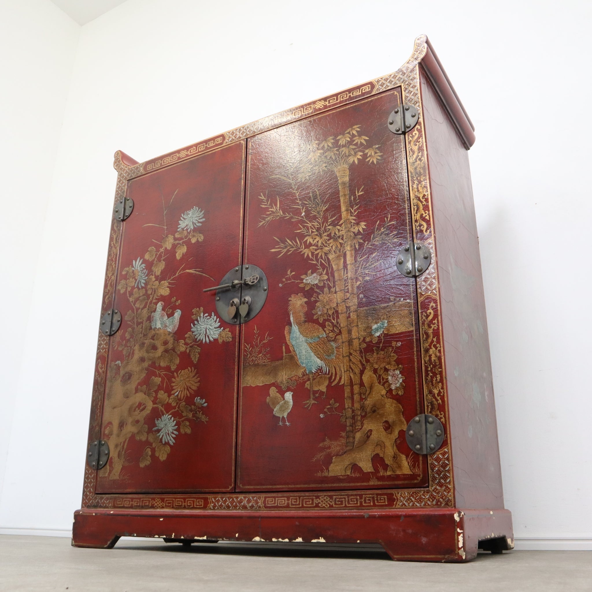 中国美術 朱塗 真鍮金具 家具 キャビネット 小引き出し 花鳥図 猫脚 中国美術 朱塗 真鍮金具 家具 キャビネット 小引き出し 花鳥図