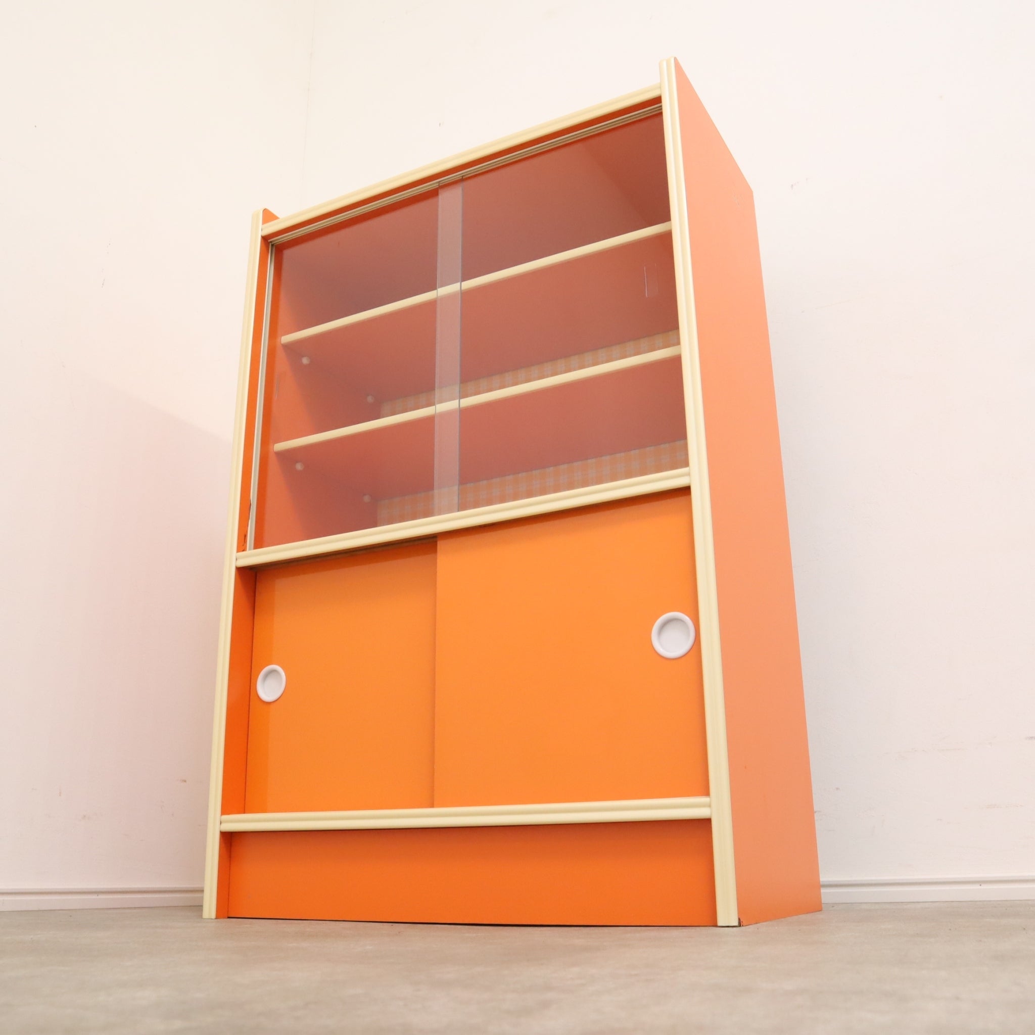 昭和レトロポップ　棚　キャビネット　ホワイト　白　パープル　オレンジ　チェック 昭和レトロポップ 棚 キャビネット ホワイト 白 パープル