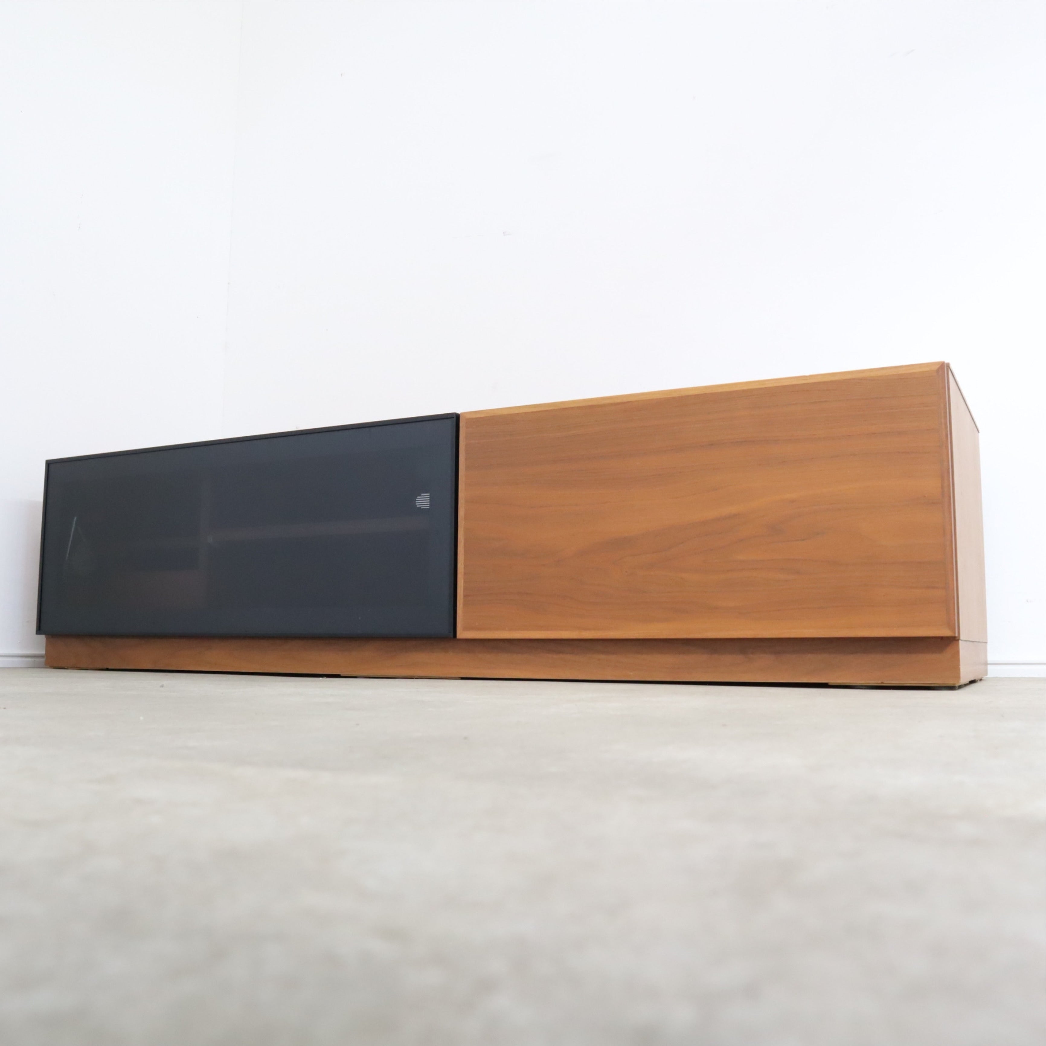 【美品‼️】アクタス(スタジオアルファトレーディング) 127cm幅ローボード 美品‼️】アクタス(スタジオアルファトレーディング) 127cm幅