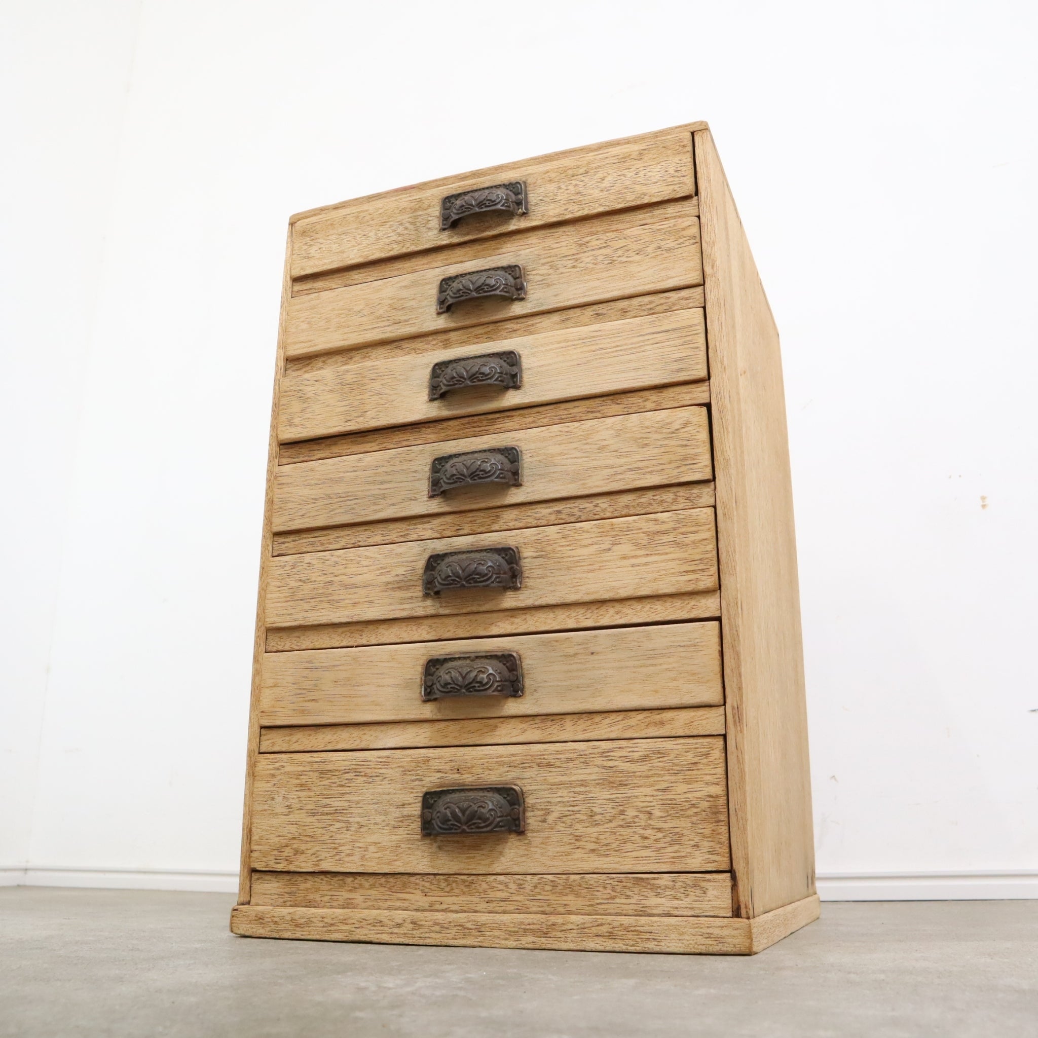 AFB18F85-18F8-4986-A868-