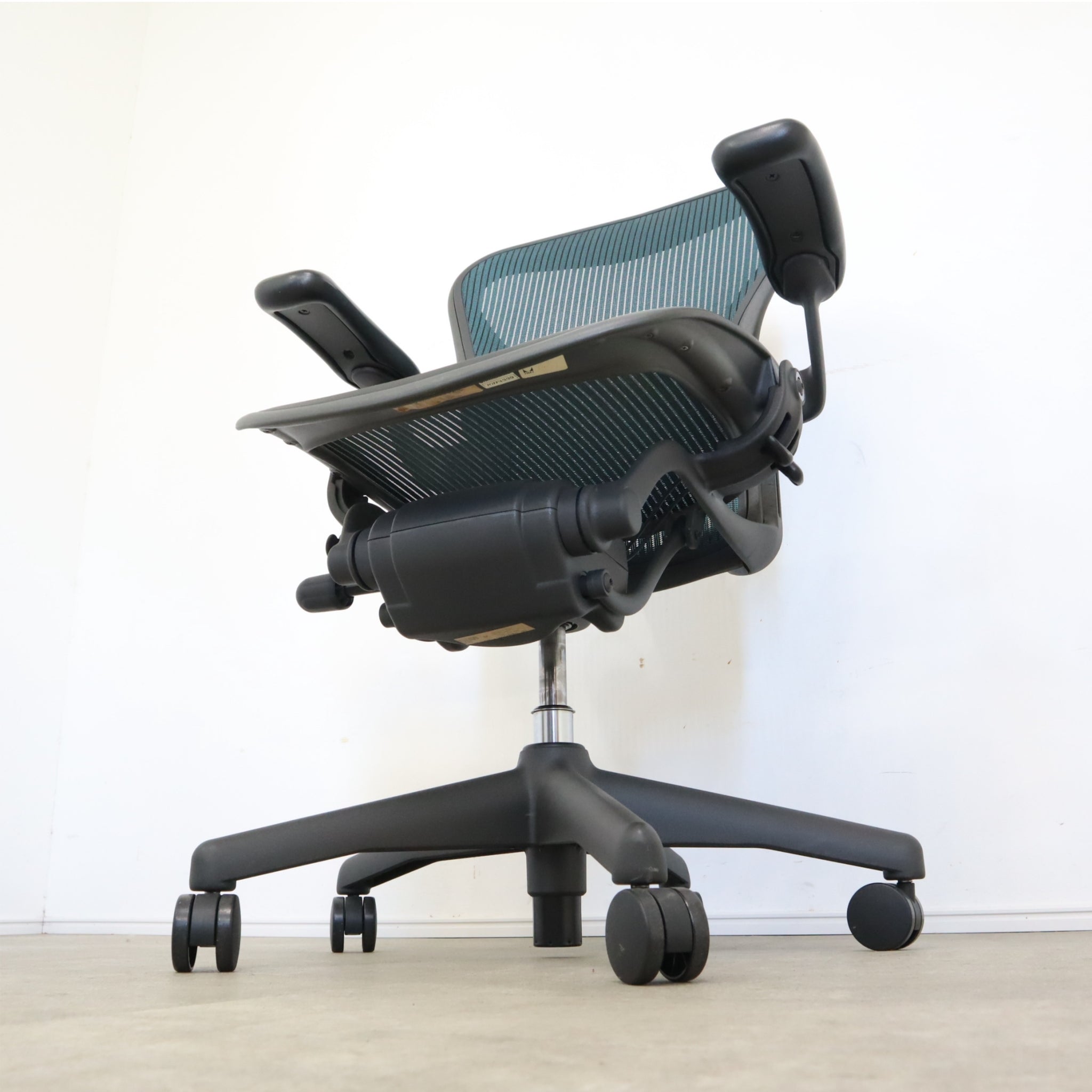 Herman miller ハーマンミラー アーロン チェア JOIFA339 2003年製 –  バナルオンラインショップ（BANUL）の通販ならBANUL