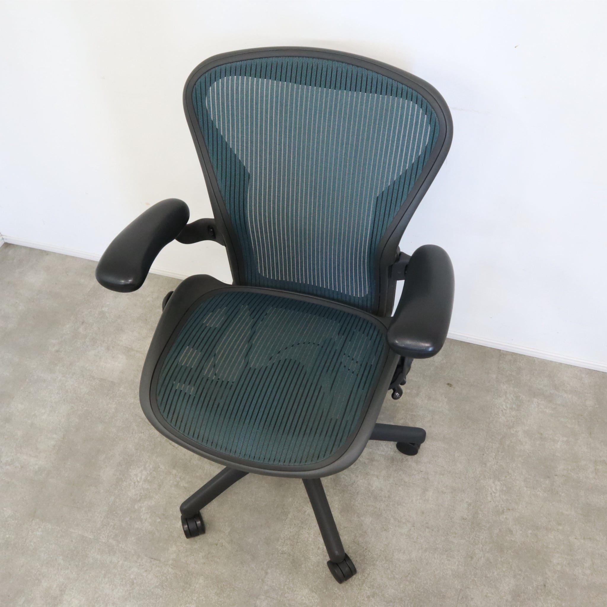 Herman miller ハーマンミラー アーロン チェア JOIFA339 2003年製 –  バナルオンラインショップ（BANUL）の通販ならBANUL