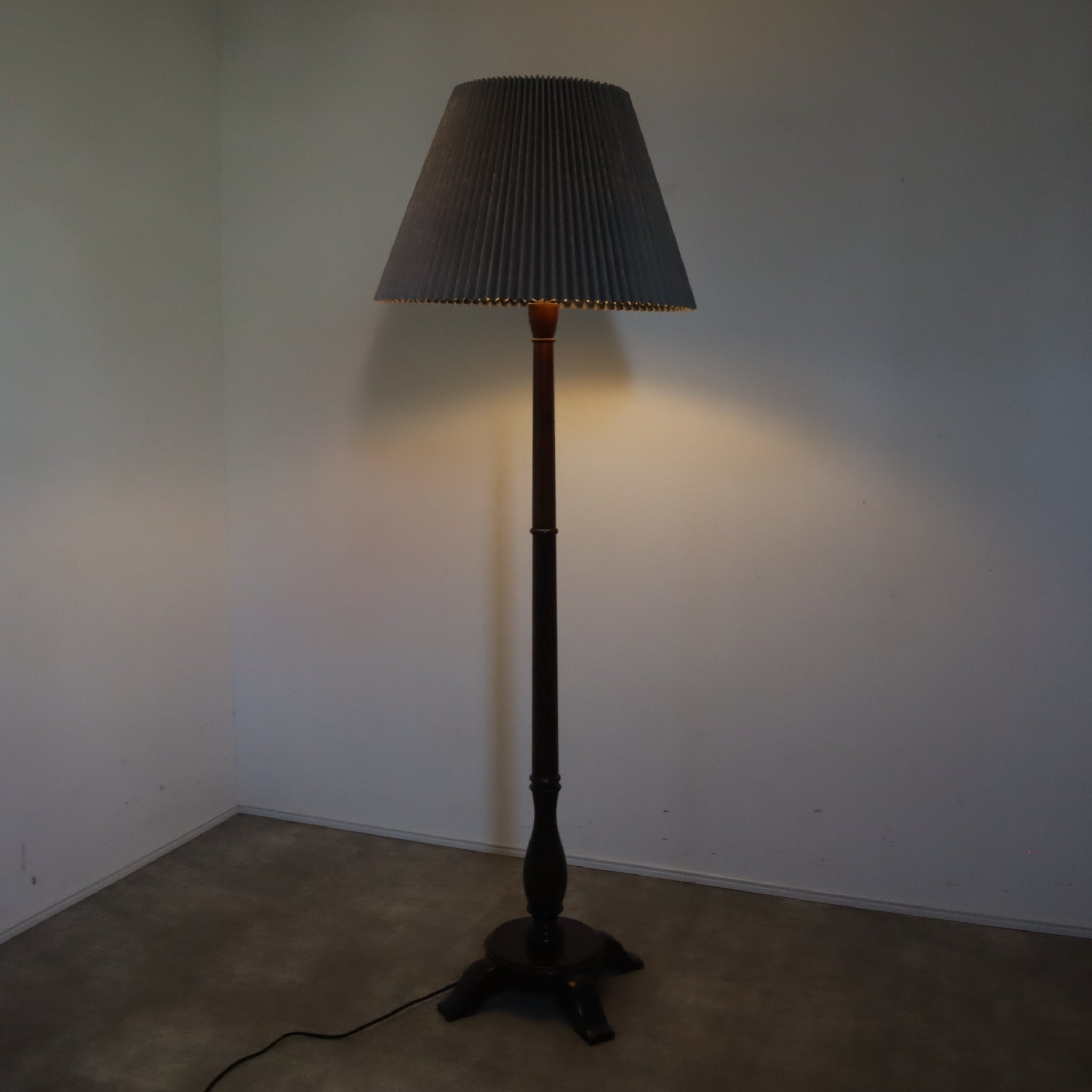 松本民芸家具 A型フロアスタンド（和紙シェード・グレー