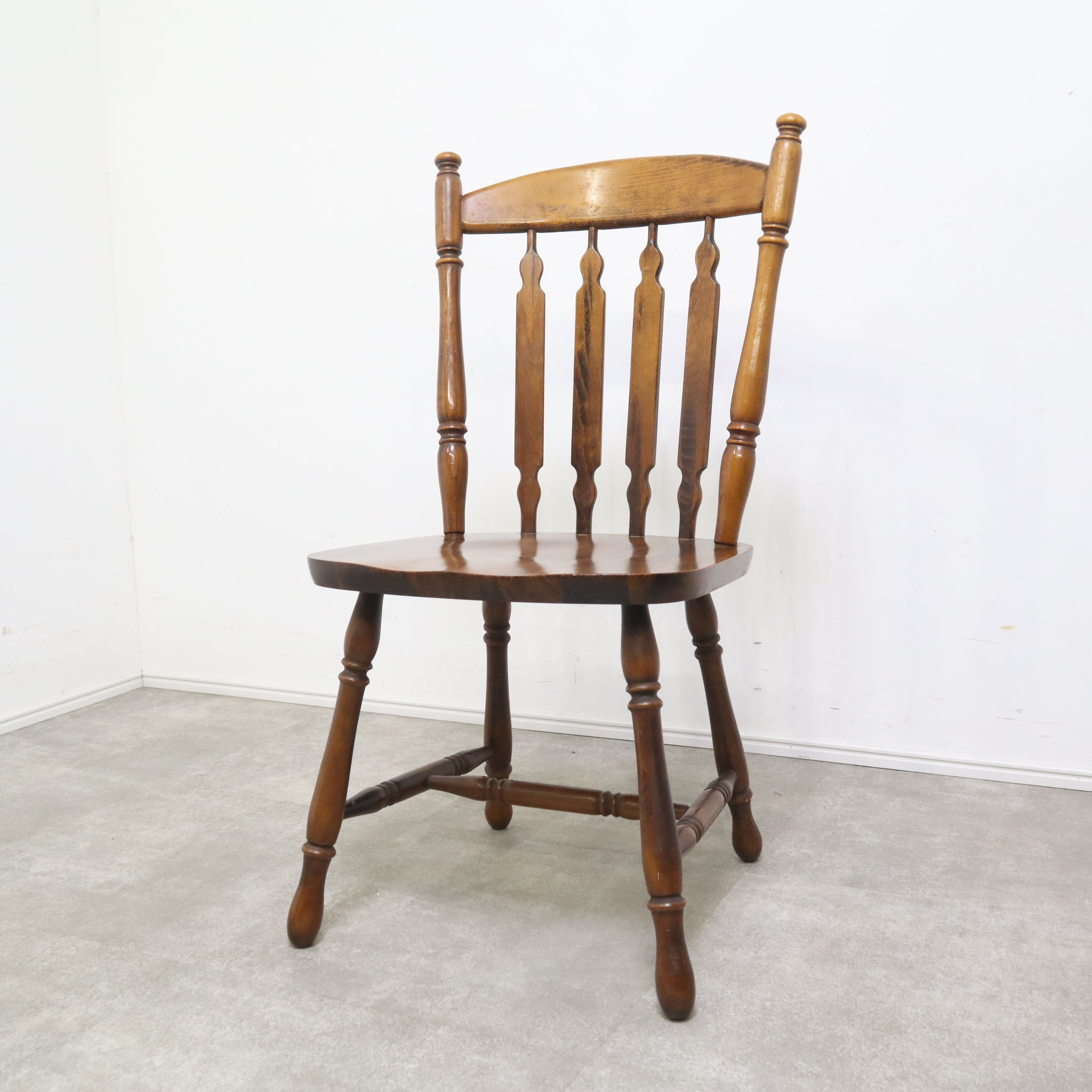 ウィンザーチェア ② 椅子 昭和レトロ 当時物 インテリア VINTAGEビンテージウィンザーチェア昭和レトロ赤い椅子2脚セット