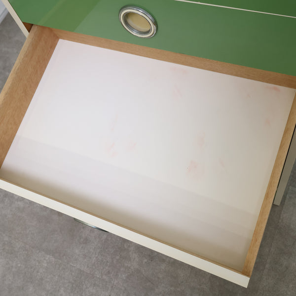 ミントグリーンのチェスト