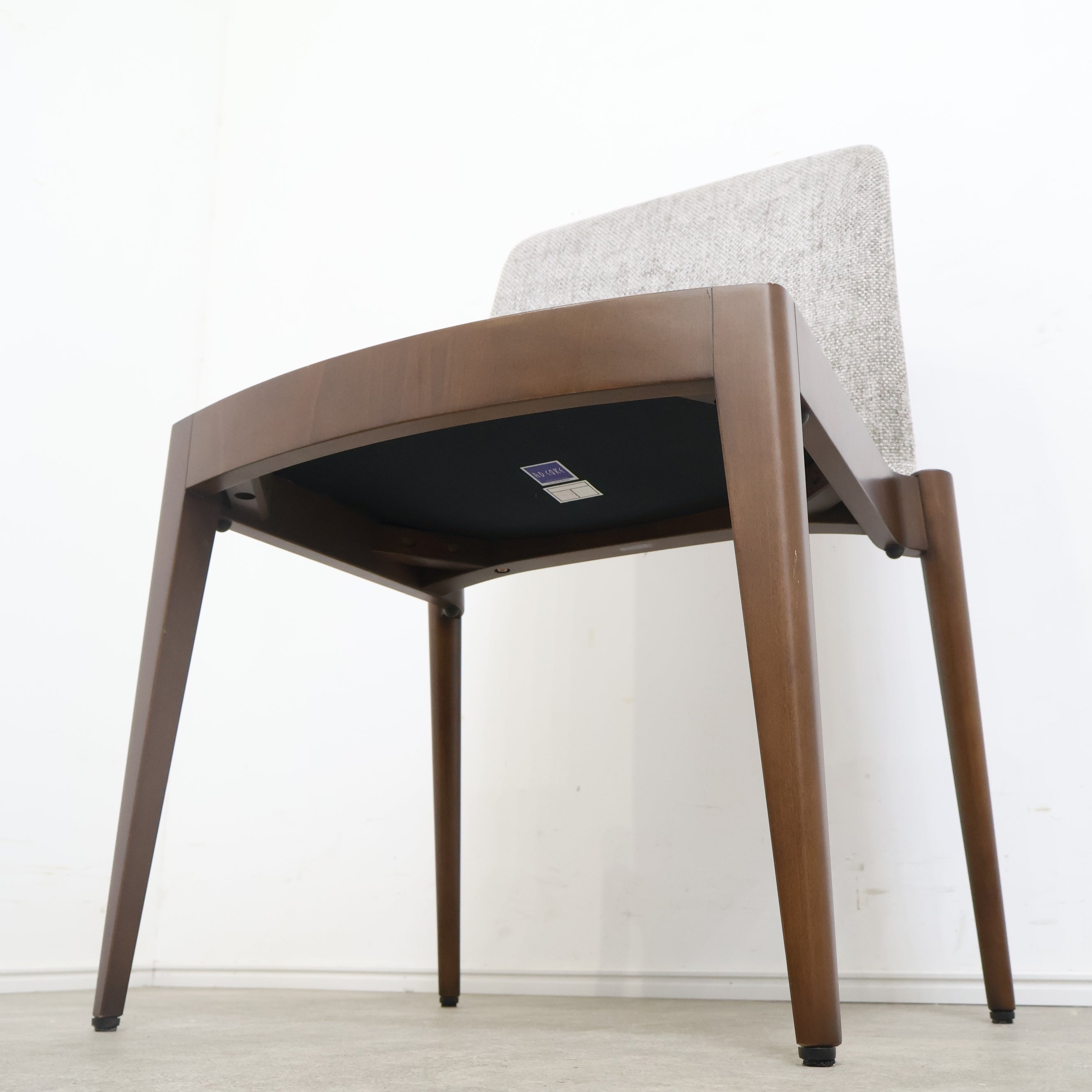 AD CORE モダン ダイニングチェア ① – バナルオンライン