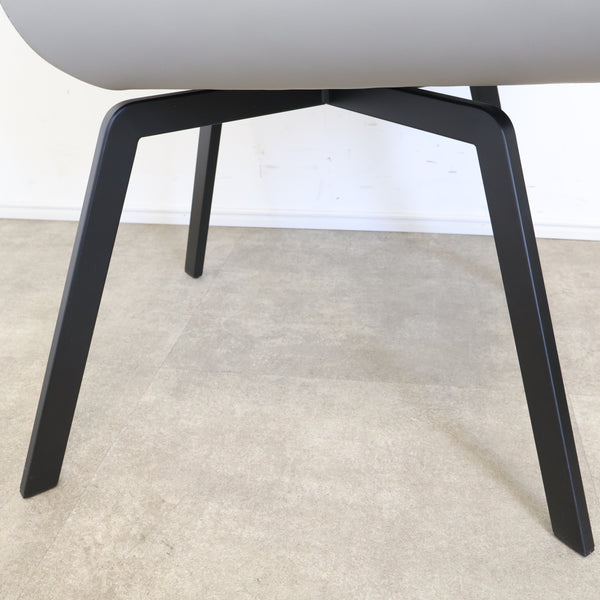 【展示品】ROLF BENZ 641 ダイニングチェア ロルフベンツ 本革張り アームチェア モダン グレー ドイツ No.1