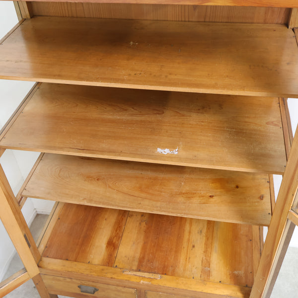 日本製のドクターキャビネット・ケビント