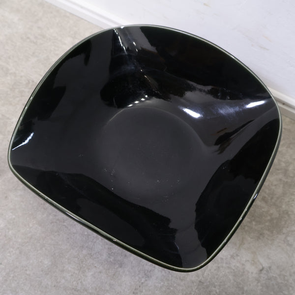 モダンでアートな雰囲気の陶器製コンポート・花器