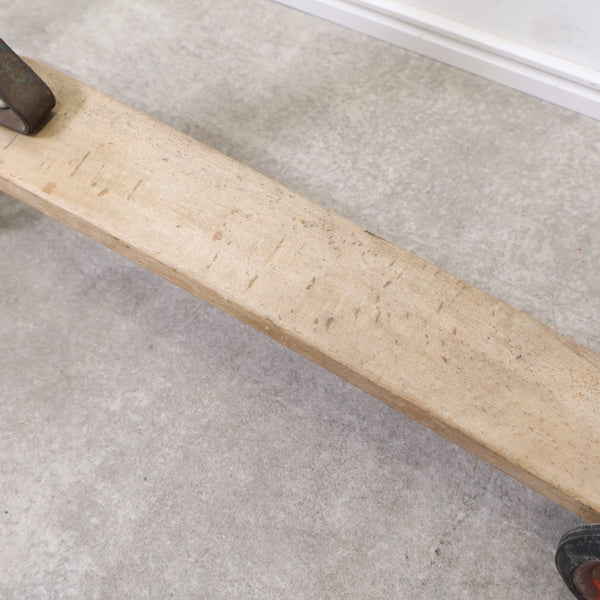 古い木製のキックスケーター