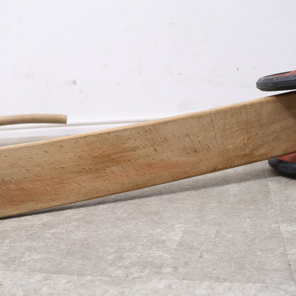 古い木製のキックスケーター