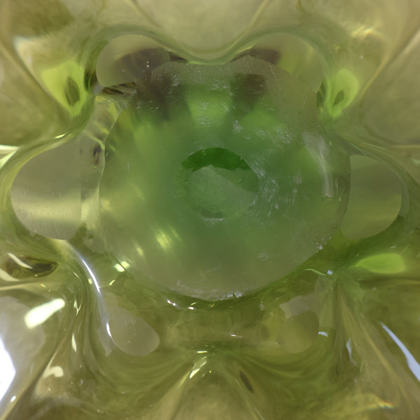 ユニークな星型のガラスボウル