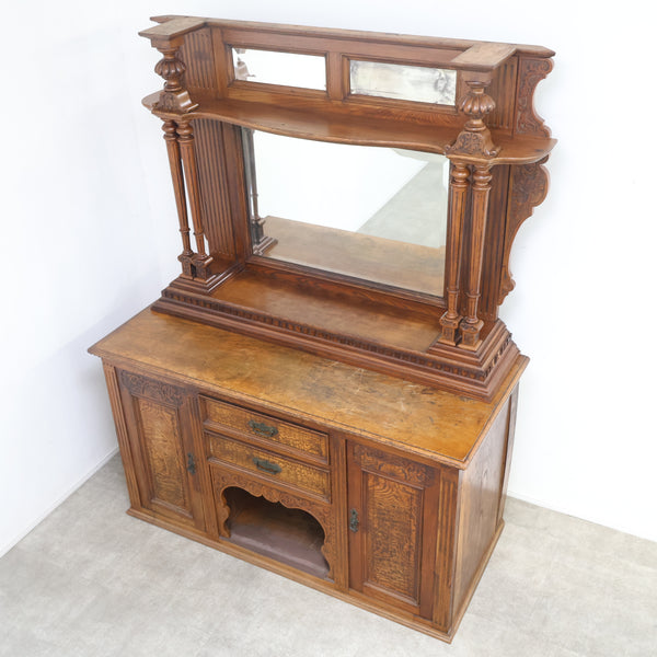 アンティークのミラーバックサイドボード