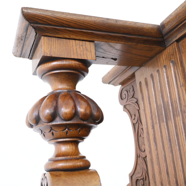 アンティークのミラーバックサイドボード