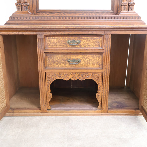 アンティークのミラーバックサイドボード