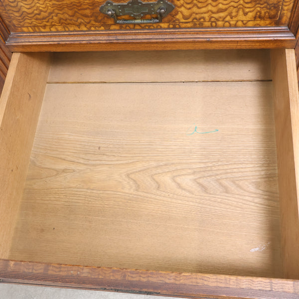 アンティークのミラーバックサイドボード