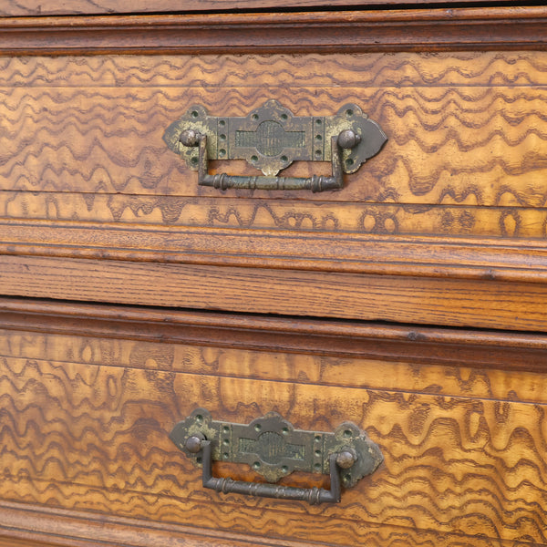 アンティークのミラーバックサイドボード