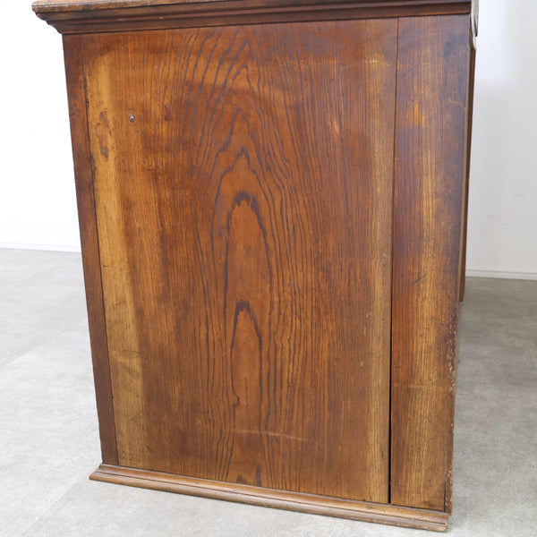 アンティークのミラーバックサイドボード