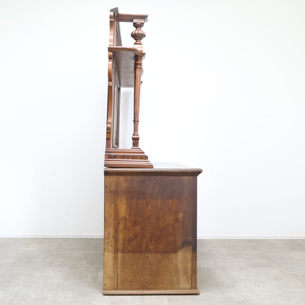 アンティークのミラーバックサイドボード