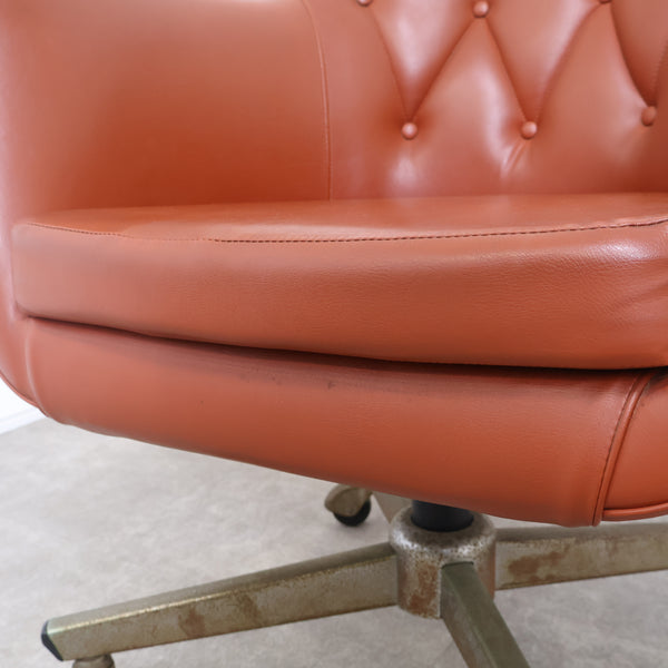 レトロなデスクチェア